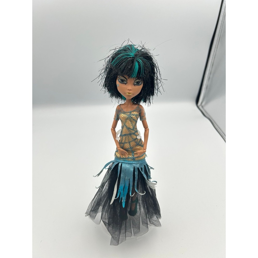 Monster High Ghouls Rule Cleo De Nile fashion doll